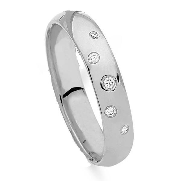 Image of Elegant 14 karat hvidgulds fingerring med 0,05 ct diamanter i stjernedrys